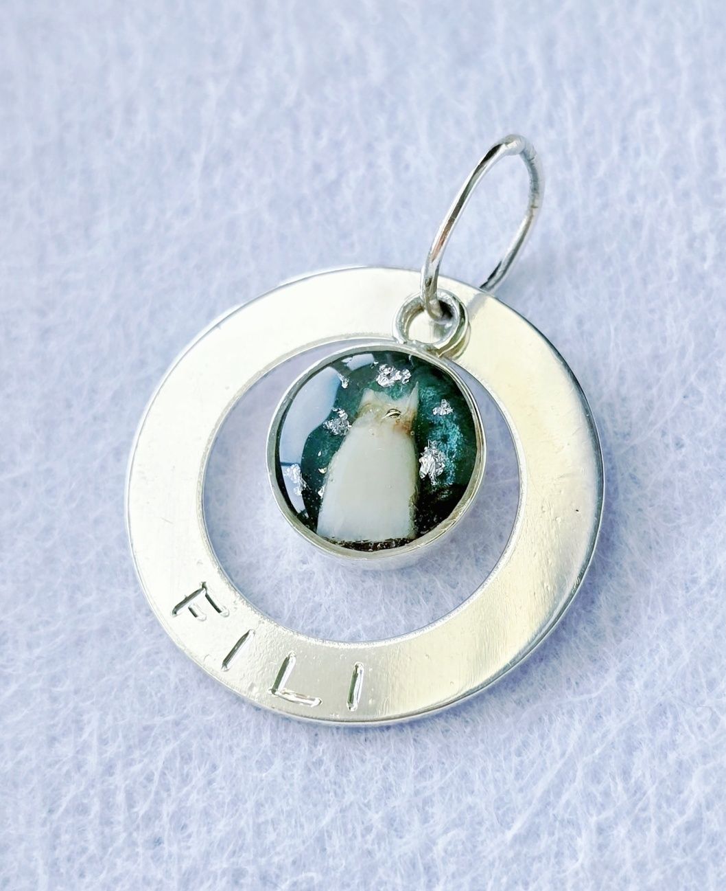 Diente encapsulado en un anillo